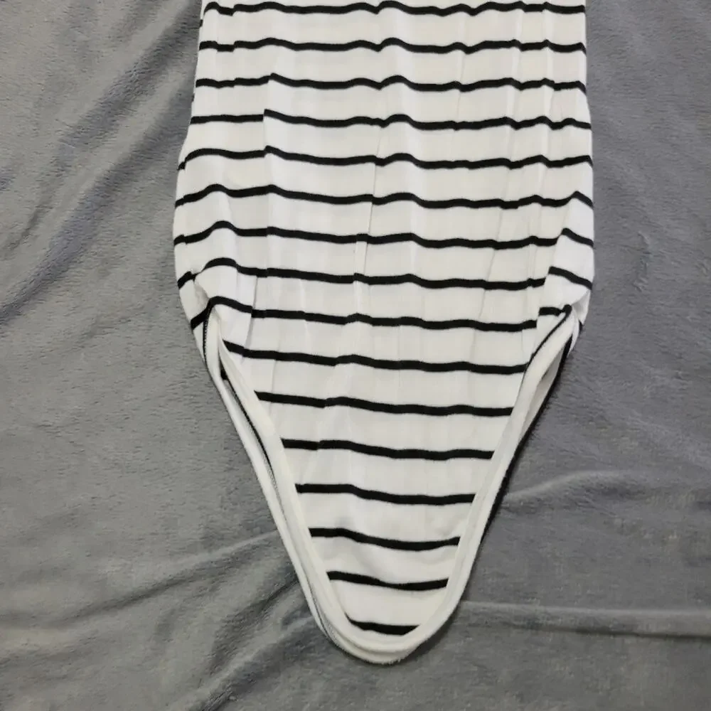 Angel Dear Knotted Gown Baby Boy Girl 0-3 Months Black White Stripe Bamboo Blend